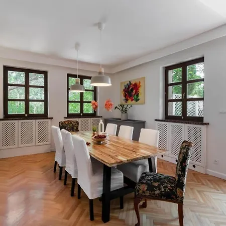 For 14 People - Fully Renovated 2025 - 450m2 Villa Konstancin-Jeziorna